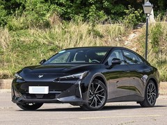 北汽极狐阿尔法S5官图发布：新增增程版，定位AI高性能宽体轿跑