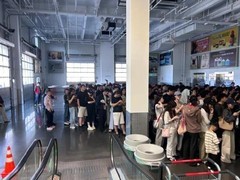 iPhone 17 Pro系列官降千元叠加杭州青年补贴，萧山开市客引爆抢购潮