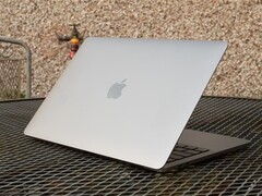 苹果2026年推12.9英寸入门MacBook，首发A18 Pro芯片，售价699美元