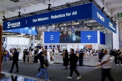 IFA2025：科沃斯首款无限续航滚筒洗地机器人地宝X11全球亮相