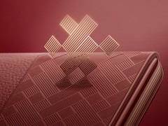 华为发布MateBook Fold瑞红新配色，搭载HarmonyOS 5支持创新手势操控