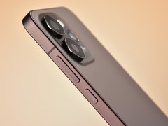 2000 - 4000 元小直屏中端机大比拼，谁是你的心头好？