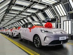 MG4半固态电池车亮相广州车展