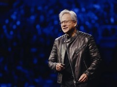 黄仁勋10月累计减持60万股套现超8亿