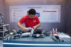 机器人走出展台“上岗” 京东在2026世界机器人大会呈现多业态应用新图景