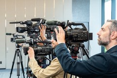 索尼推出 4K 3-CMOS传感器XDCAM手持摄录一体机PXW-Z380