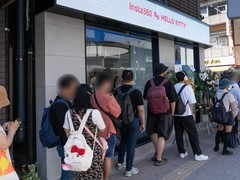 中国制造从“卖出去”到“请进门”：日本人背着佳能松下排队5小时买国产相机