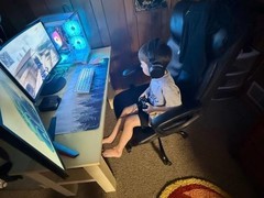 使命召唤22口碑崩盘仅获1.7分，玩家晒娃沉浸游戏引共鸣