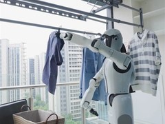 全国首个家庭通用人形机器人拾光S1在武汉光谷正式发布