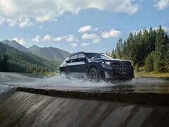 2026成都车展：新世代BMW iX3开启预订 全国统一价26.99万元起