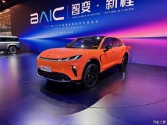 极狐阿尔法T7亮相2026成都车展：华为智驾+双动力中大型轿跑SUV