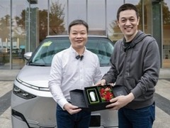 小鹏汽车或将效仿蔚来布局换电模式