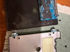 企业硬盘物理销毁失当：钻孔避让闪存芯片致数据完整泄露