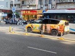 国产动画牛来定制痛车街头亮相，引爆影迷与车迷热议