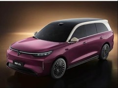 国产豪华高端新能源SUV全维度横向对比：三款旗舰技术路线解析