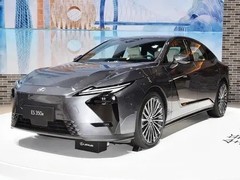 雷克萨斯发布全新纯电ES350e，续航685公里支持800伏快充