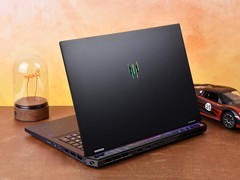 当代综合战力天花板！上手体验掠夺者·战斧18 AI旗舰电竞本