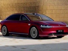 新款享界S9上市，30.98万起售，标配新LOGO与购车补贴