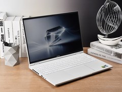 iGame M16 Origo 2026游戏本评测：软硬件升级电竞体验，语音唤醒遇见未来