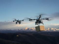 大疆发布旗舰级民用运载无人机DJI FC100