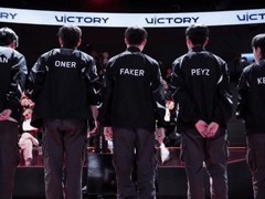 DK让二追三逆转T1晋级香港决赛，新人辅助泪洒赛场引热议