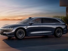 享界S9系列热销，年轻化战略与高端市场突破