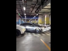 临沂商场无人泊车碰撞 车主遥控失控担责