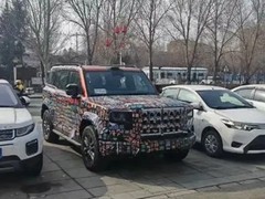 红旗首款新能源硬派SUV1927路试曝光，融合复古设计与三把锁越野性能