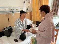 保定摊主粥饼伦白献英确诊肠息肉手术康复，呼吁大众关注身体预警信号