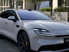 15万级轿跑对决 MG 07对比深蓝L07和银河E8