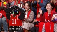 辽宁春晚名场面！鹿明机器人跨界搭档冯巩、潘斌龙，人机互动全程高能！