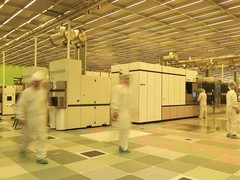 ASML突破EUV光源功率瓶颈，实现1000瓦工业级稳定输出