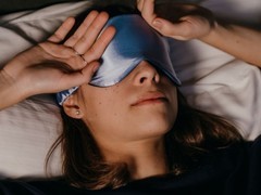 出差党随身眼部按摩仪怎么选？对比 4 款，折叠续航才是硬标准