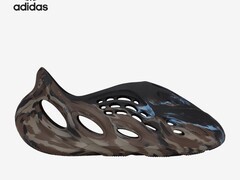 阿迪达斯YEEZY RUNNER限时239元