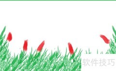 绿草红花映大树