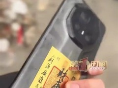 华为Mate 80 RS手机落水13小时后打捞成功，通电正常电量80%