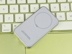 入手青春版MacBook Neo 别忘了这个最佳的存储搭子