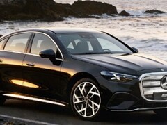 奔驰2025年财报承压：在华营收降29%、全球净利腰斩，加速推进本土化转型