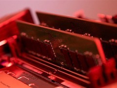 1995年1GB内存价抵一套房，AI驱动DRAM涨价或致高价重现