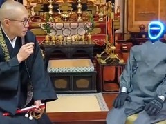 全球首款佛教仪轨人形机器人佛机器人Plus在京都亮相