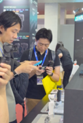佳能高管在北京展会研究国产云台相机，工作人员：他问日本什么时候能买到