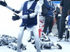 宇树科技发布全新仿生人形机器人H2