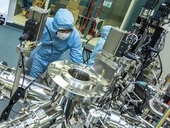 全球首台可运行量子电池问世：体积越大充电越快
