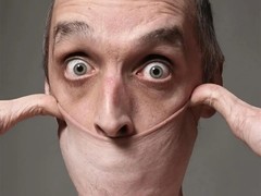 加里·特纳：皮肤可拉伸15.8厘米的活体橡皮人