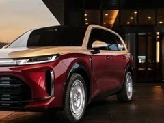 五菱×华为首款旗舰SUV华境S炽焰鎏金发布，大六座插混+全栈华为智驾