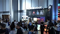 从“看见机器人”到“体验未来餐饮”：影智XBOT携餐饮机器人矩阵亮相WRC