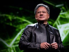 黄仁勋回应OpenAI自研芯片挑战：强调英伟达全栈平台优势与生态竞争力