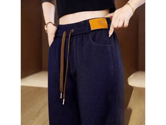 2025秋新款水洗软牛仔裤撤柜一折，69.9元速抢