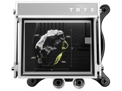 TRYX发布全球首款全息悬浮显示一体式水冷HOLO 360，散热达280W