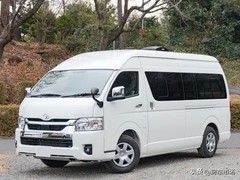 丰田海狮露营车改装：多功能布局满足家庭出行与商务需求